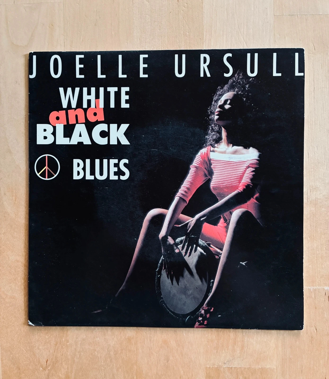 Disque vinyle 45T Joelle Ursull White & Black blues.
